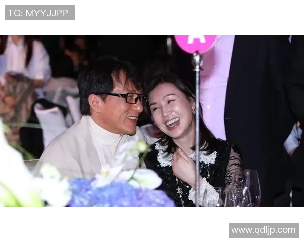 足球明星与成龙相遇瞬间的真实反应与精彩互动揭秘