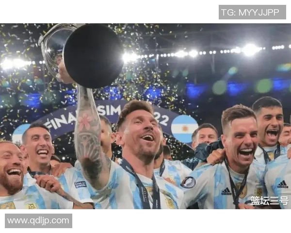 足球明星们纷纷赞美梅西的卓越技艺与无与伦比的球场表现